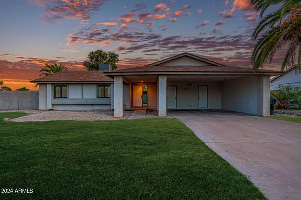 2209 W OSAGE Avenue, Mesa, AZ 85202