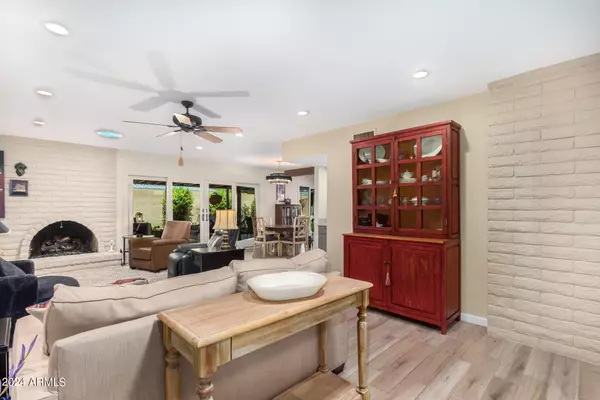 Phoenix, AZ 85014,6237 N 10TH Way