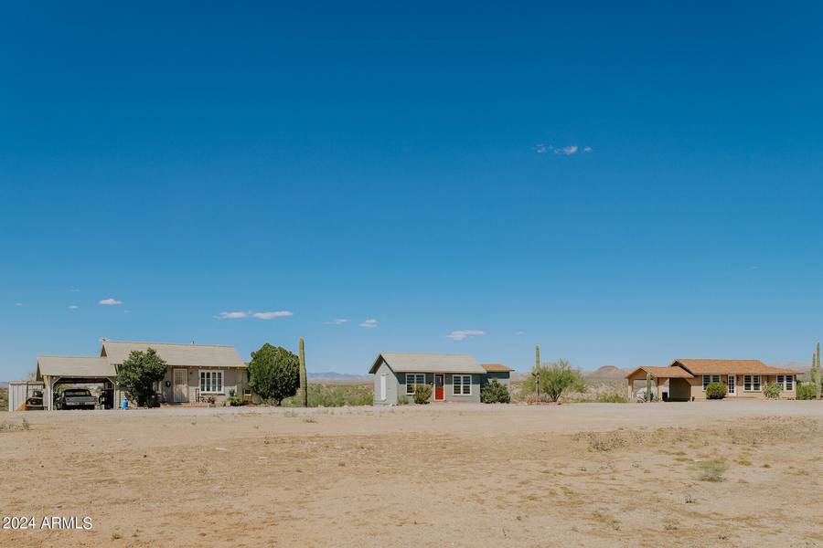 44025 N US HWY 60 --, Morristown, AZ 85342