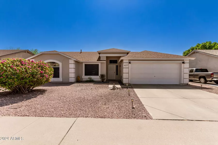 6217 E GRANDVIEW Street, Mesa, AZ 85205