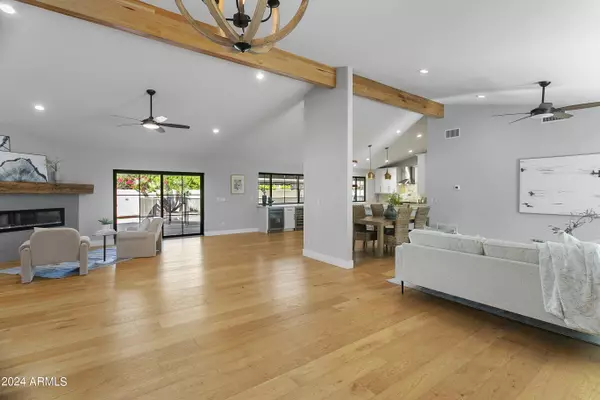 Tempe, AZ 85284,9248 S LAKESHORE Drive