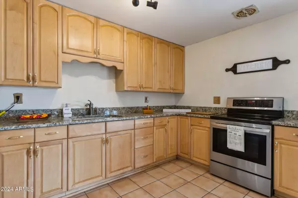 Phoenix, AZ 85033,7963 W HAZELWOOD Street