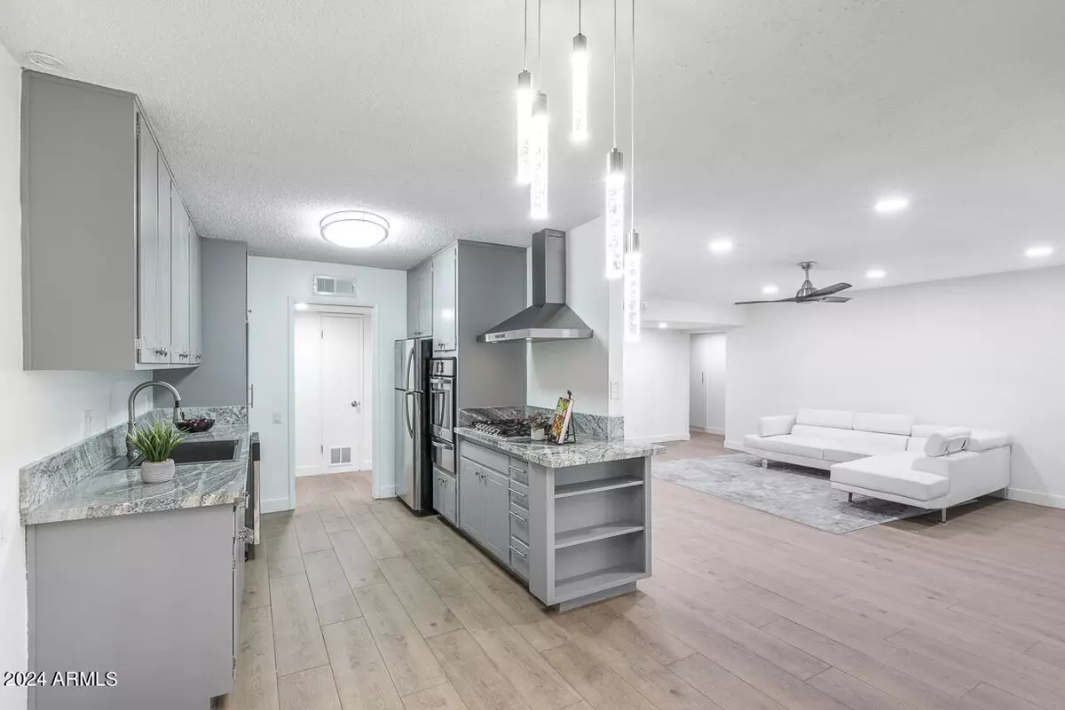 Phoenix, AZ 85014,6767 N 7TH Street #240