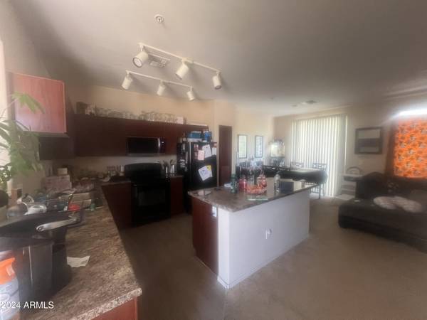 Phoenix, AZ 85015,2450 W GLENROSA Avenue #12