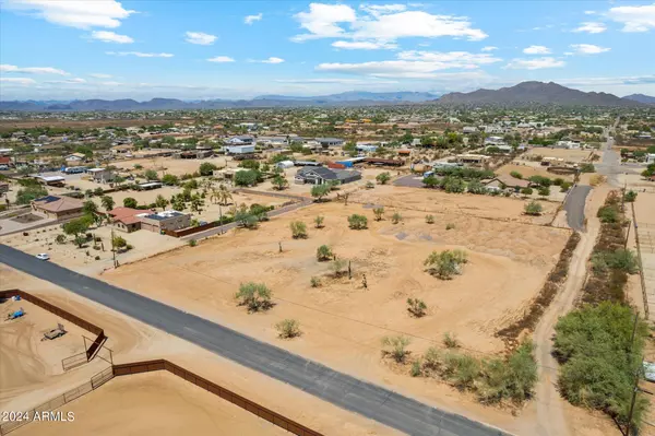 Desert Hills, AZ 85086,1508 W Maddock Road #-