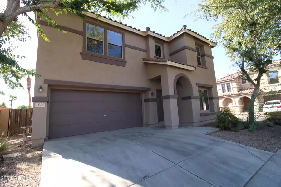 1096 E PARKVIEW Court, Gilbert, AZ 85295