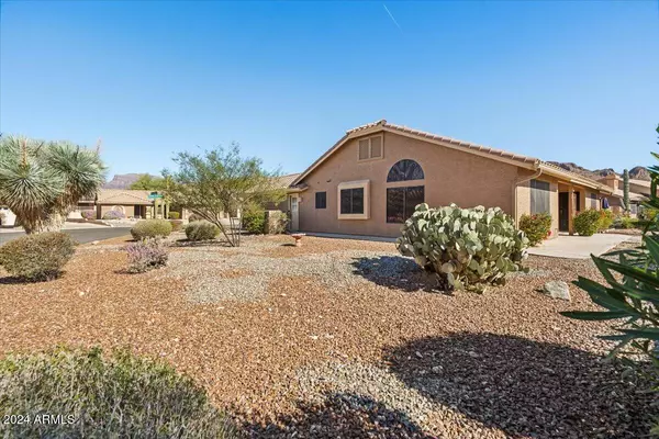 Gold Canyon, AZ 85118,8393 E JUMPING CHOLLA Drive