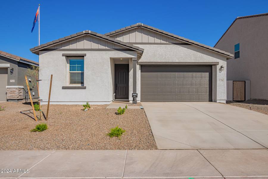 37627 N CAVERN Way, San Tan Valley, AZ 85140