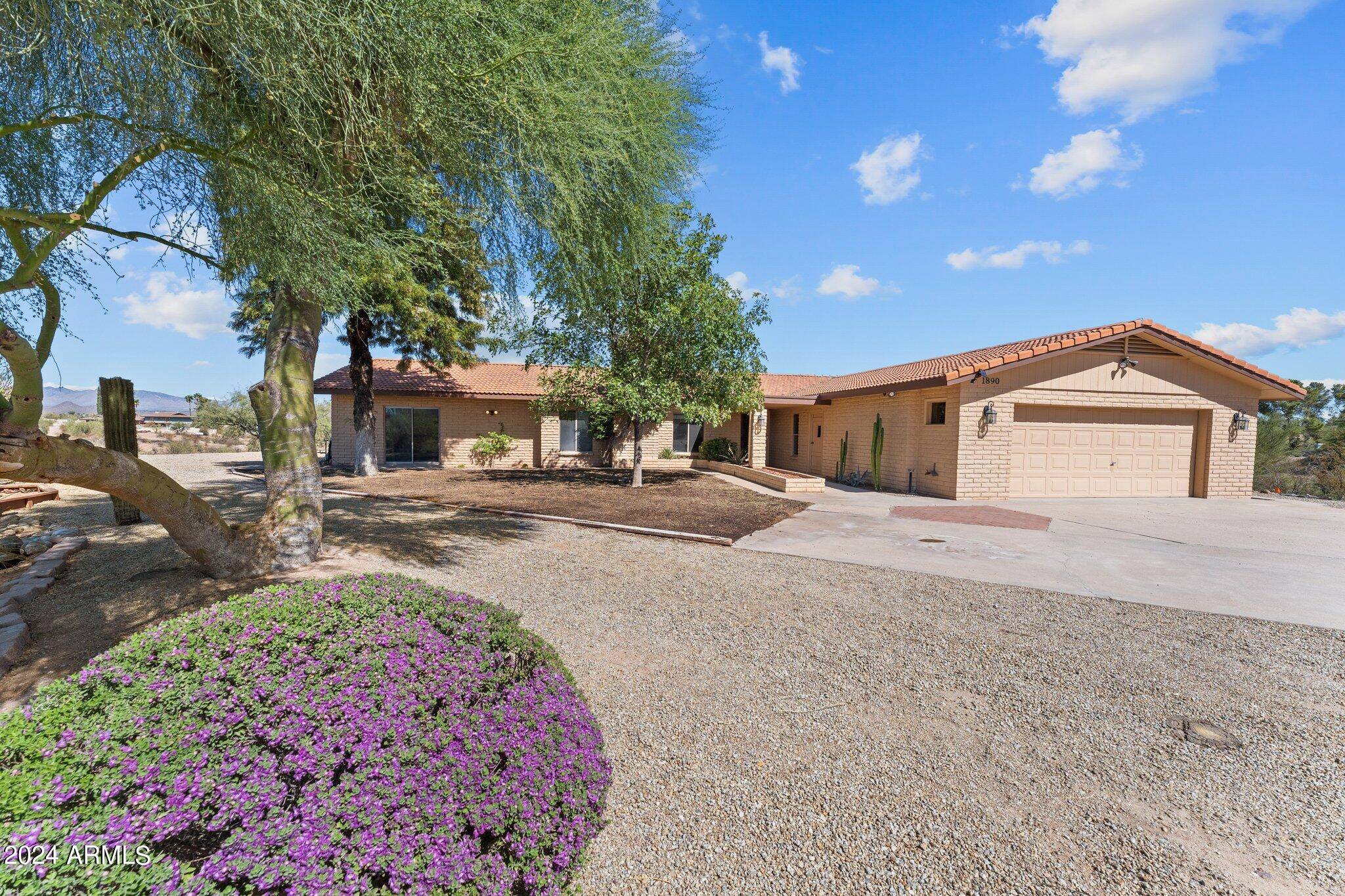 1890 W Roderick Lane, Wickenburg, AZ 85390