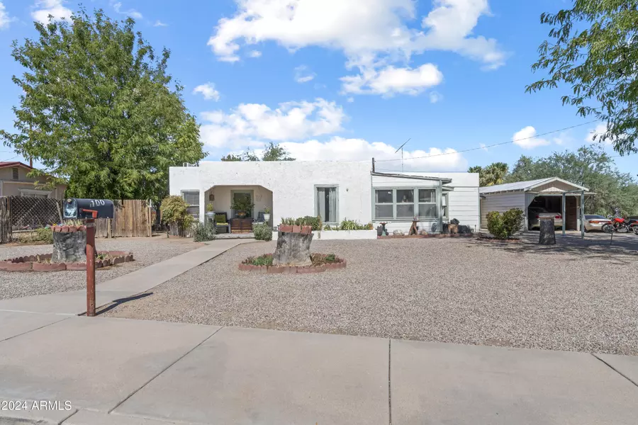 100 SWILLING Avenue, Wickenburg, AZ 85390