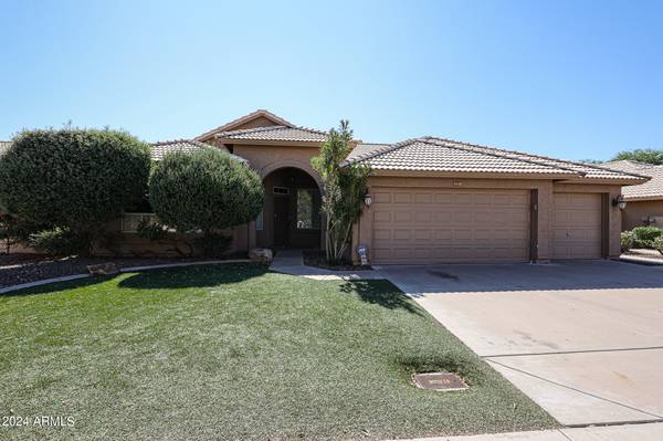 4143 E ROCKLEDGE Road, Phoenix, AZ 85044