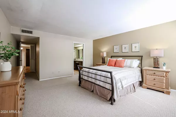 Phoenix, AZ 85012,5350 N CENTRAL Avenue #28