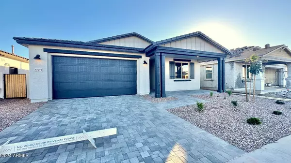 Queen Creek, AZ 85142,22873 E ROUNDUP Way