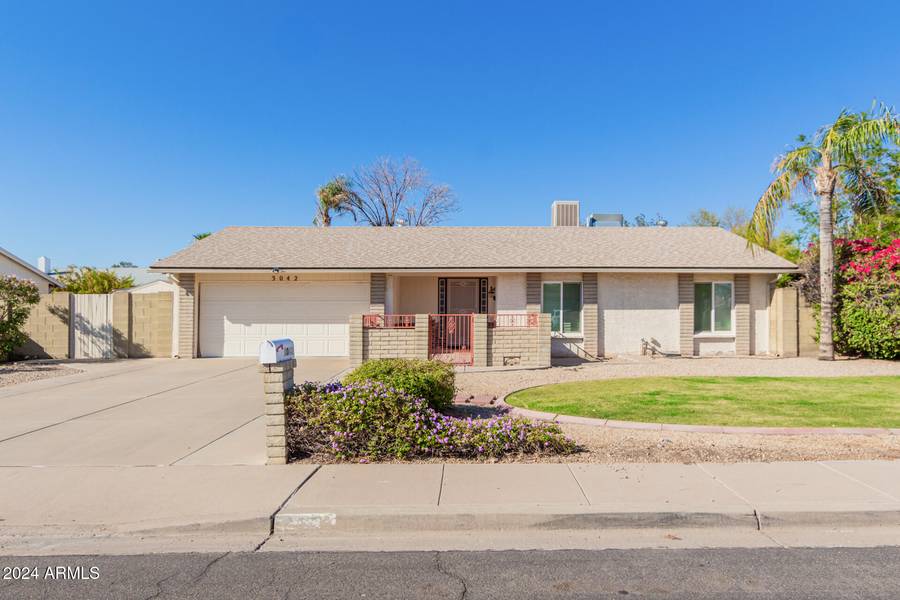 3042 W MARCONI Avenue, Phoenix, AZ 85053