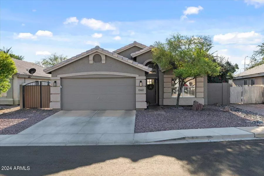 1060 N ROBINS Way, Chandler, AZ 85225