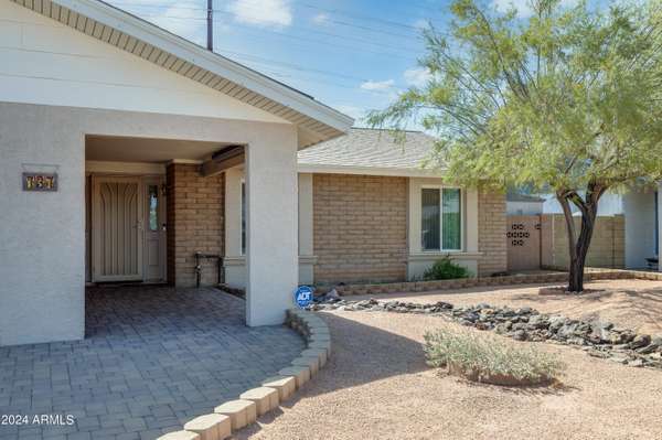 Mesa, AZ 85210,737 W PERALTA Avenue