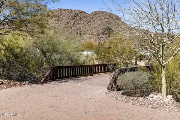 Paradise Valley, AZ 85253,7423 N 62ND Street