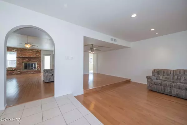 Glendale, AZ 85304,6221 W SUNNYSIDE Drive