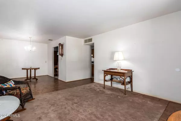 Phoenix, AZ 85018,3028 N 47TH Place