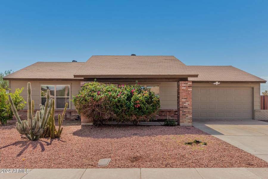 5233 W COLUMBINE Drive, Glendale, AZ 85304