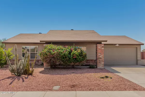 5233 W COLUMBINE Drive, Glendale, AZ 85304