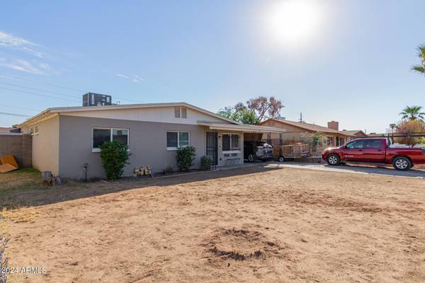 Phoenix, AZ 85041,1731 W SUNLAND Avenue