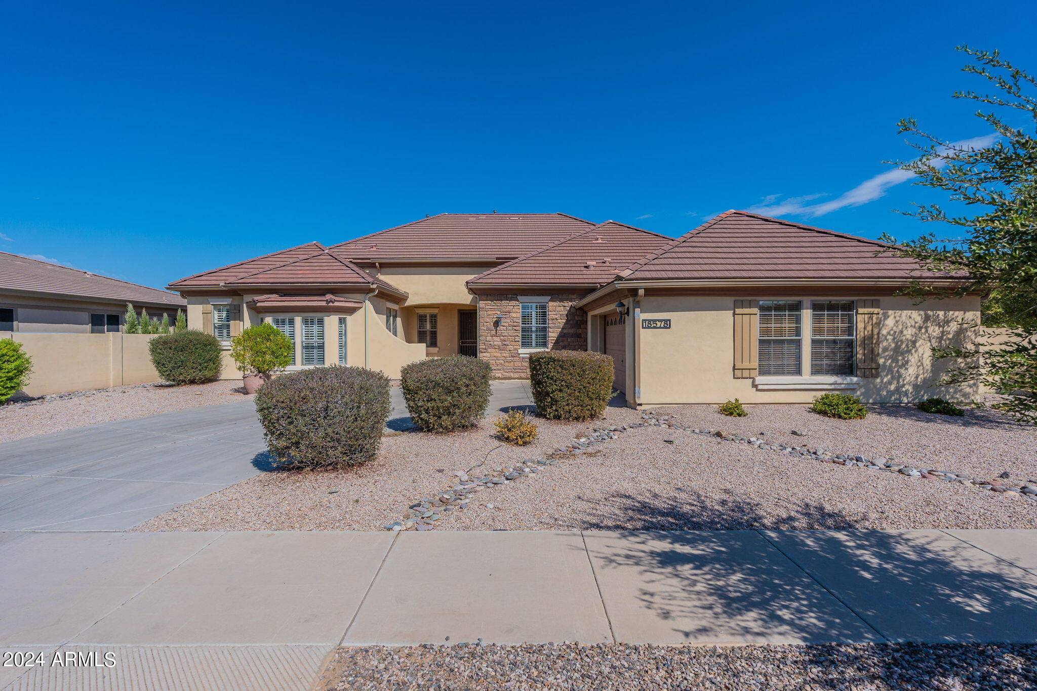18578 E Pine Barrens Avenue, Queen Creek, AZ 85142