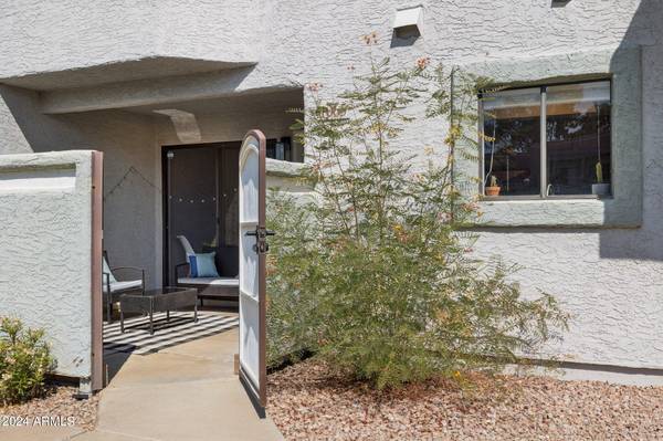 Tempe, AZ 85281,850 S RIVER Drive #1065