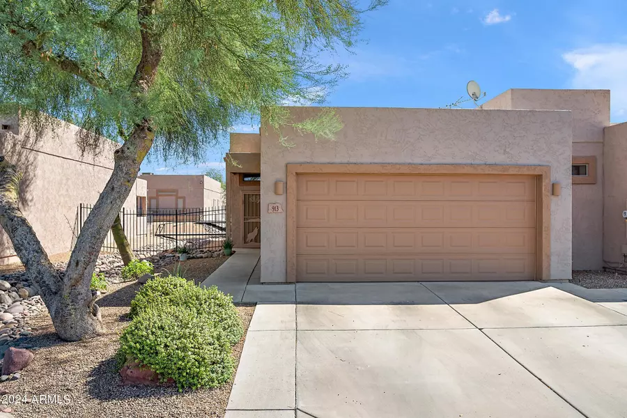 913 S APACHE DREAM Way, Apache Junction, AZ 85120