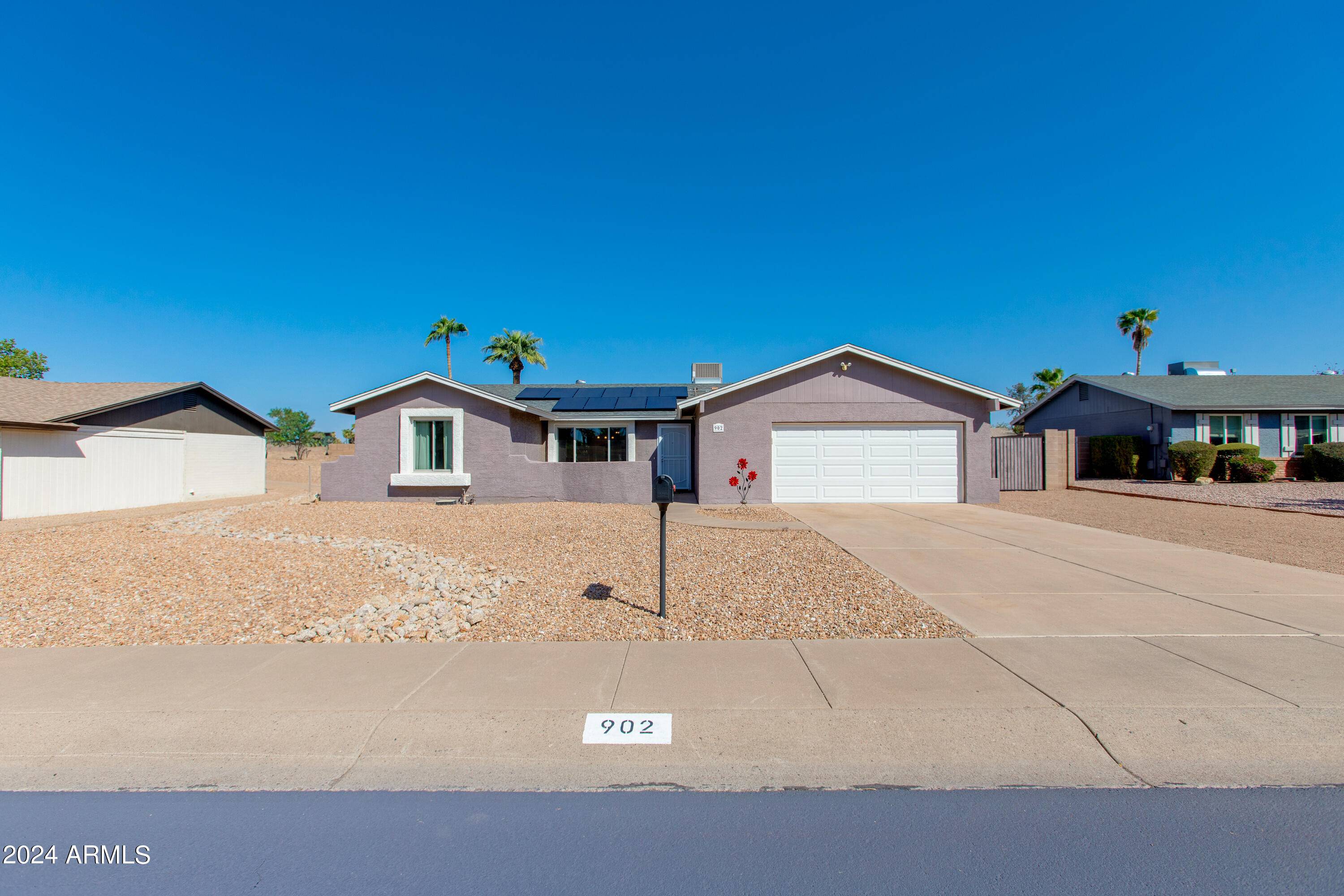 Phoenix, AZ 85022,902 E LE MARCHE Avenue