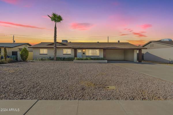 1925 E Delta Avenue,  Mesa,  AZ 85204