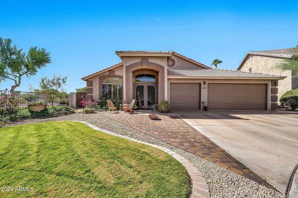 3902 E AGAVE Road,  Phoenix,  AZ 85044