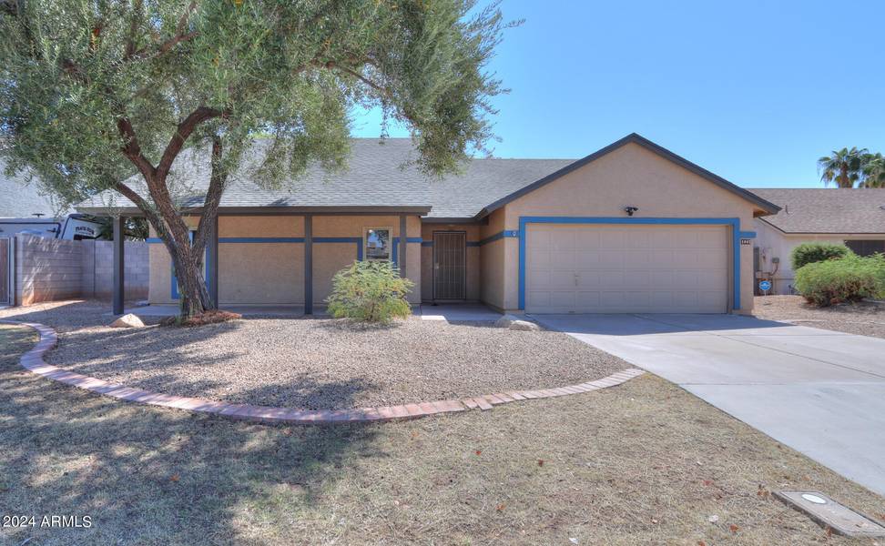 1807 W SHAWNEE Drive, Chandler, AZ 85224