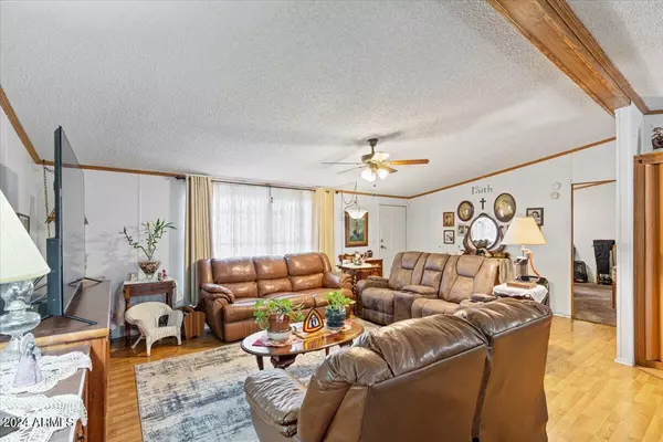 Mesa, AZ 85201,2121 N Center Street #8