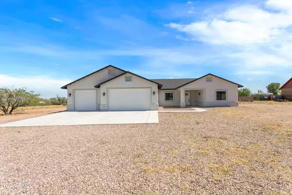 6885 S Elmer Loop --,  Hereford,  AZ 85615