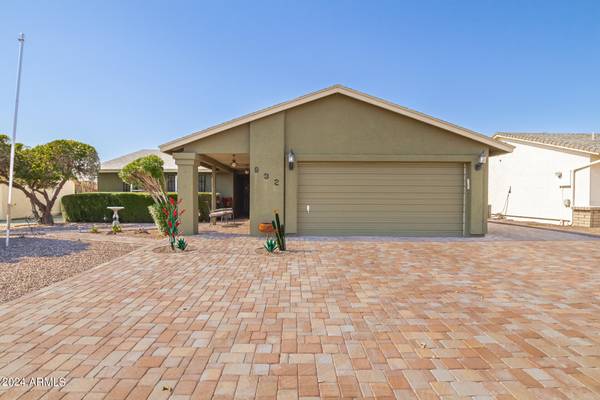 932 S EMBER Circle,  Mesa,  AZ 85208