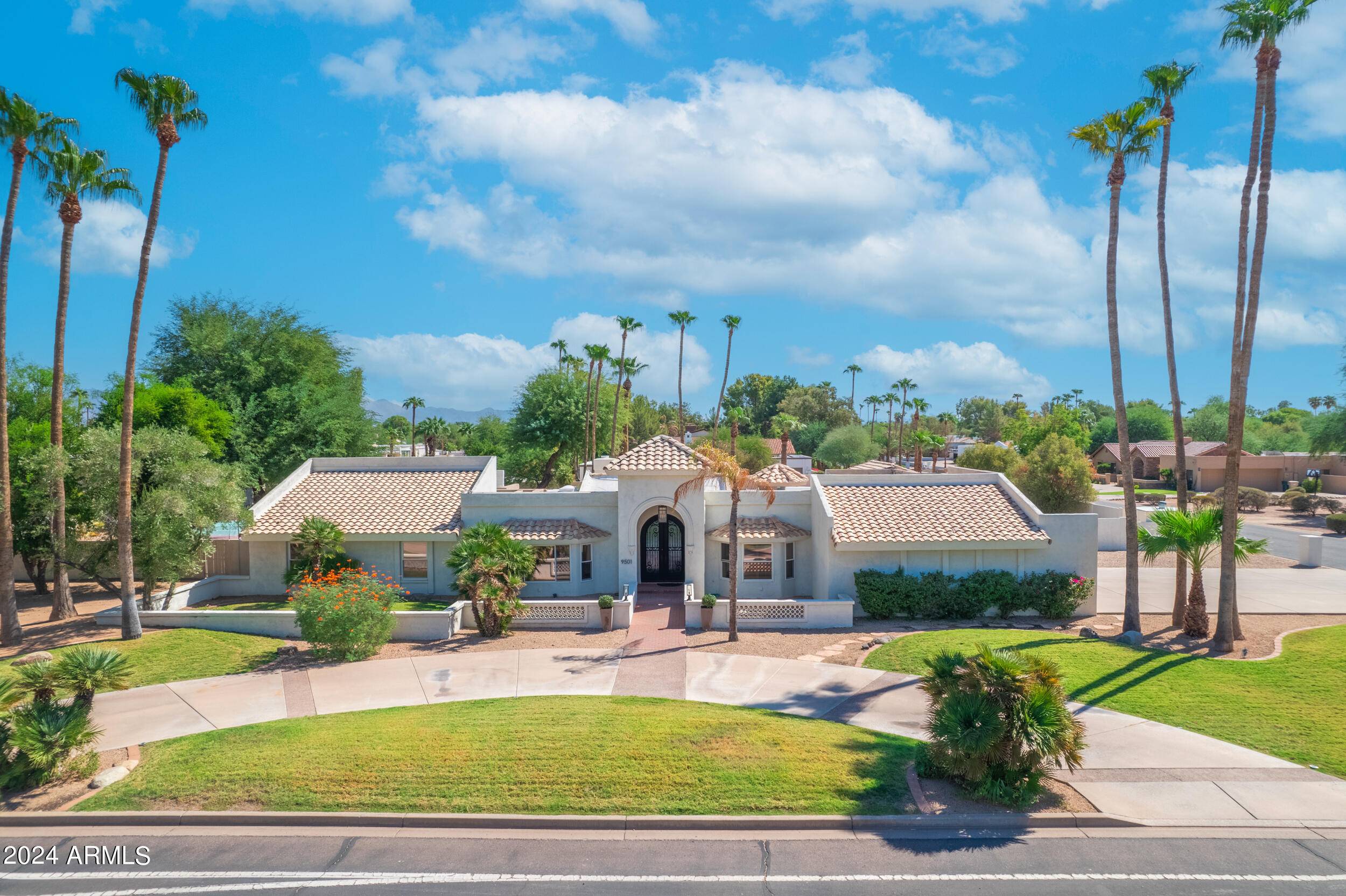 9501 N 52ND Street, Paradise Valley, AZ 85253