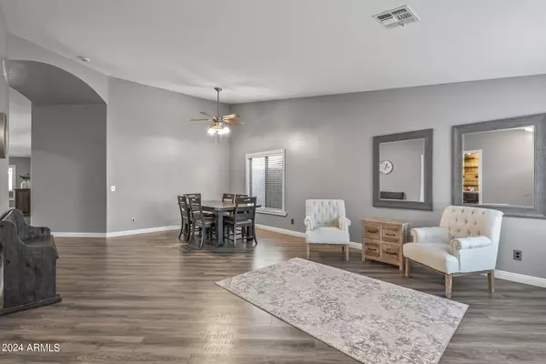 Mesa, AZ 85208,650 S SABRINA --