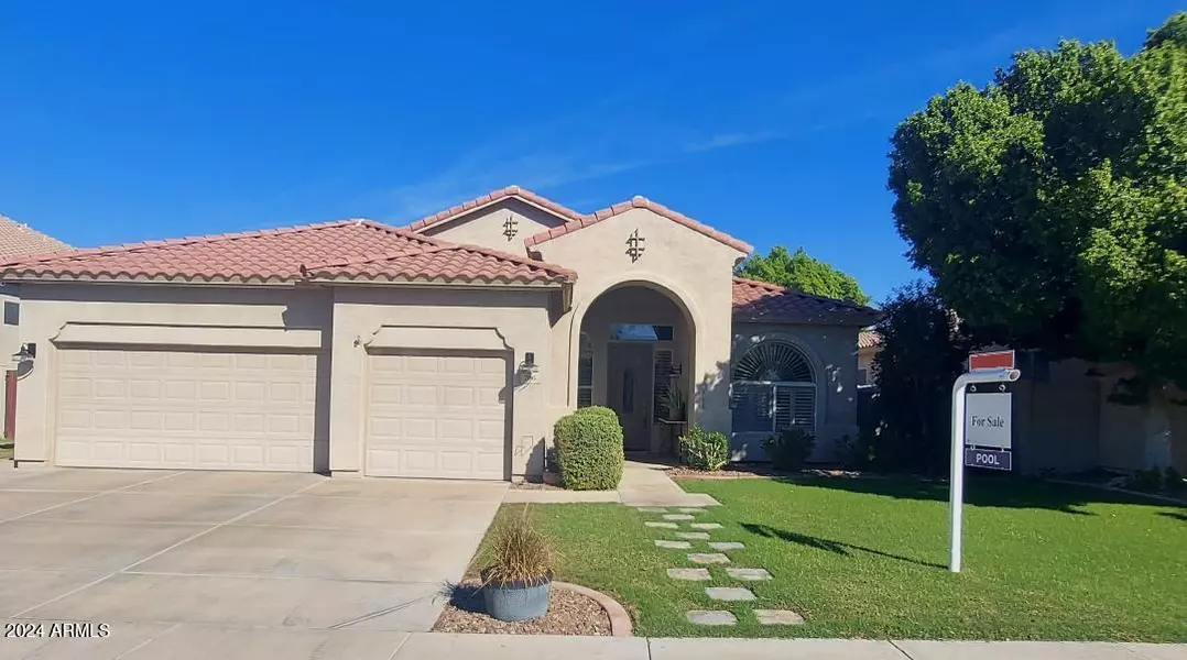 766 W LOCUST Drive, Chandler, AZ 85248