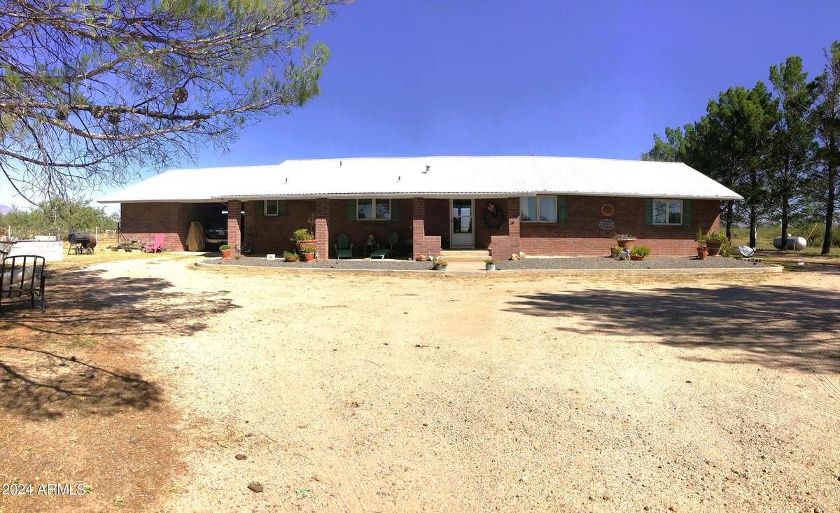 Willcox, AZ 85643,3418 W COX Road