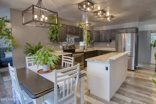 Lakeside, AZ 85929,1304 W APACHE Lane