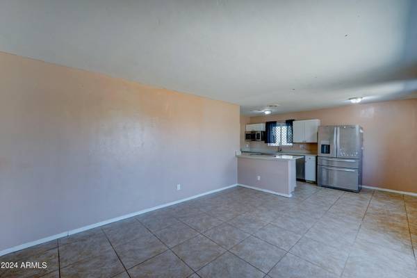 Phoenix, AZ 85042,2215 E NANCY Lane