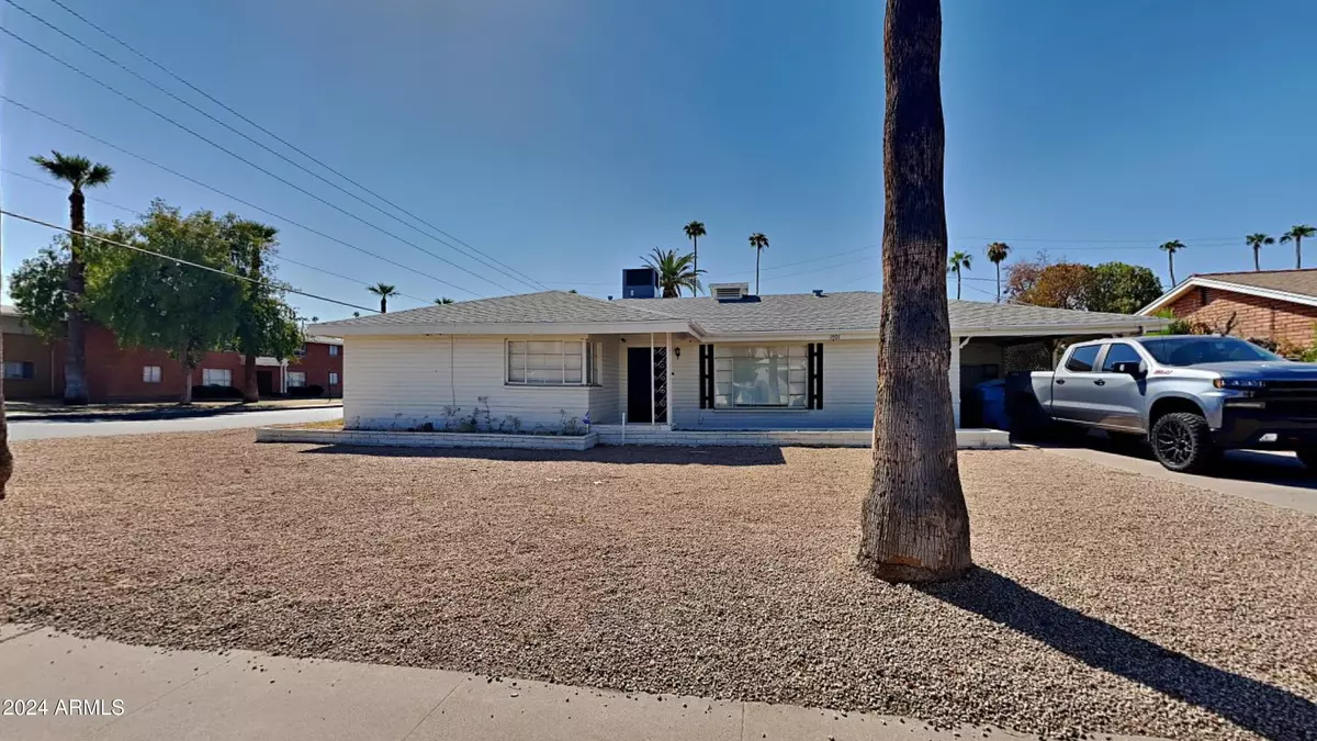 Phoenix, AZ 85015,1701 W HIGHLAND Avenue