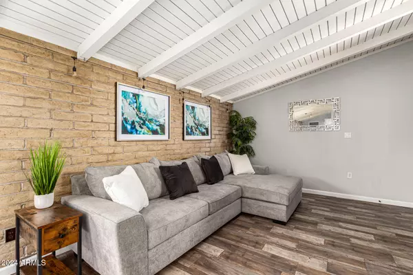 Phoenix, AZ 85018,4203 N 36TH Street #2