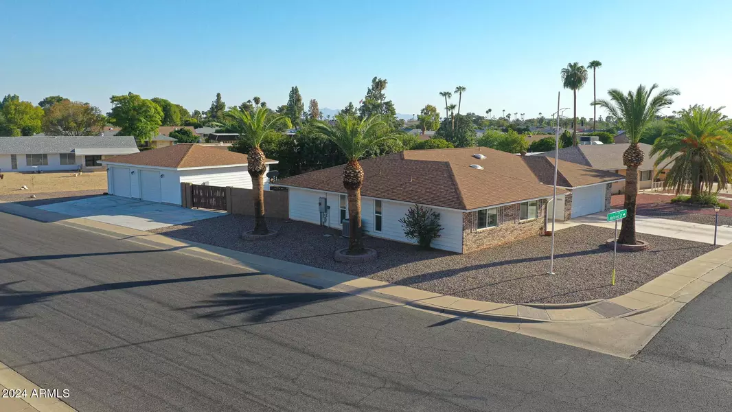 15682 N LAKEFOREST Drive, Sun City, AZ 85351