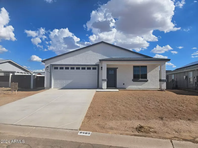 8569 W MAGNUM Drive, Arizona City, AZ 85123