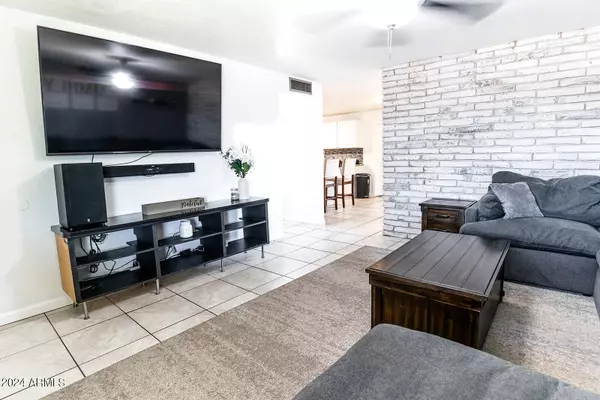 Apache Junction, AZ 85120,277 S PALO VERDE Drive