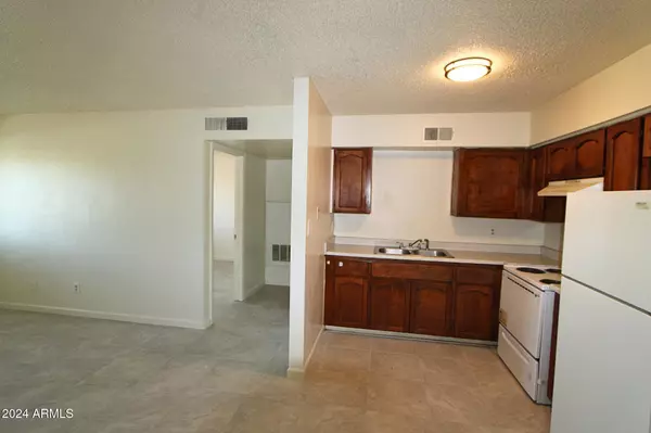 Phoenix, AZ 85032,2621 E GREENWAY Road #17