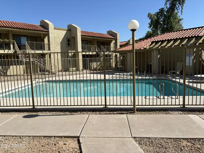 2220 W Dora Street #113, Mesa, AZ 85201