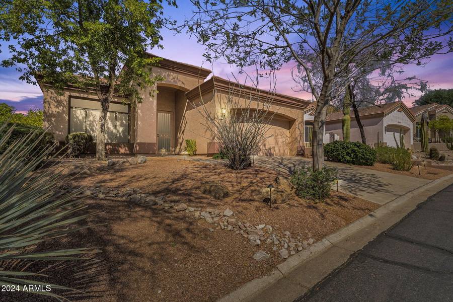 6334 E VIEWMONT Drive #46, Mesa, AZ 85215